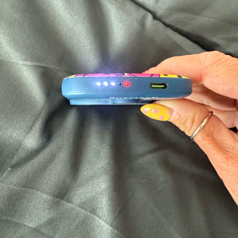 Colorful Smiley Face Wireless Charger - Picture 3 of 3